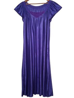 Vintage 1970s Smart Fit Plus Size 26 W Nightgown Purple Nylon Lace Flutter USA